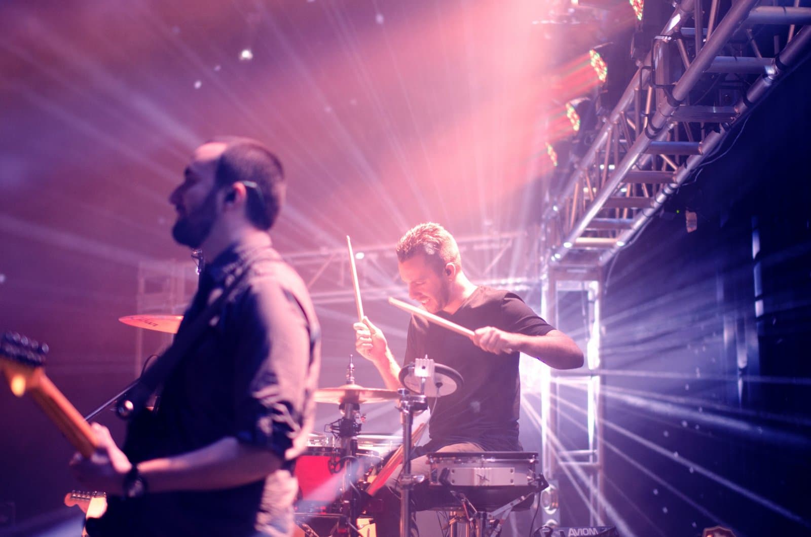 Jeffrey English Hoboken Shares How You Can Benefit From a Graphic Designer as a Musician